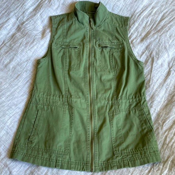 Olive Green Utility Vest - Picture 4 of 12